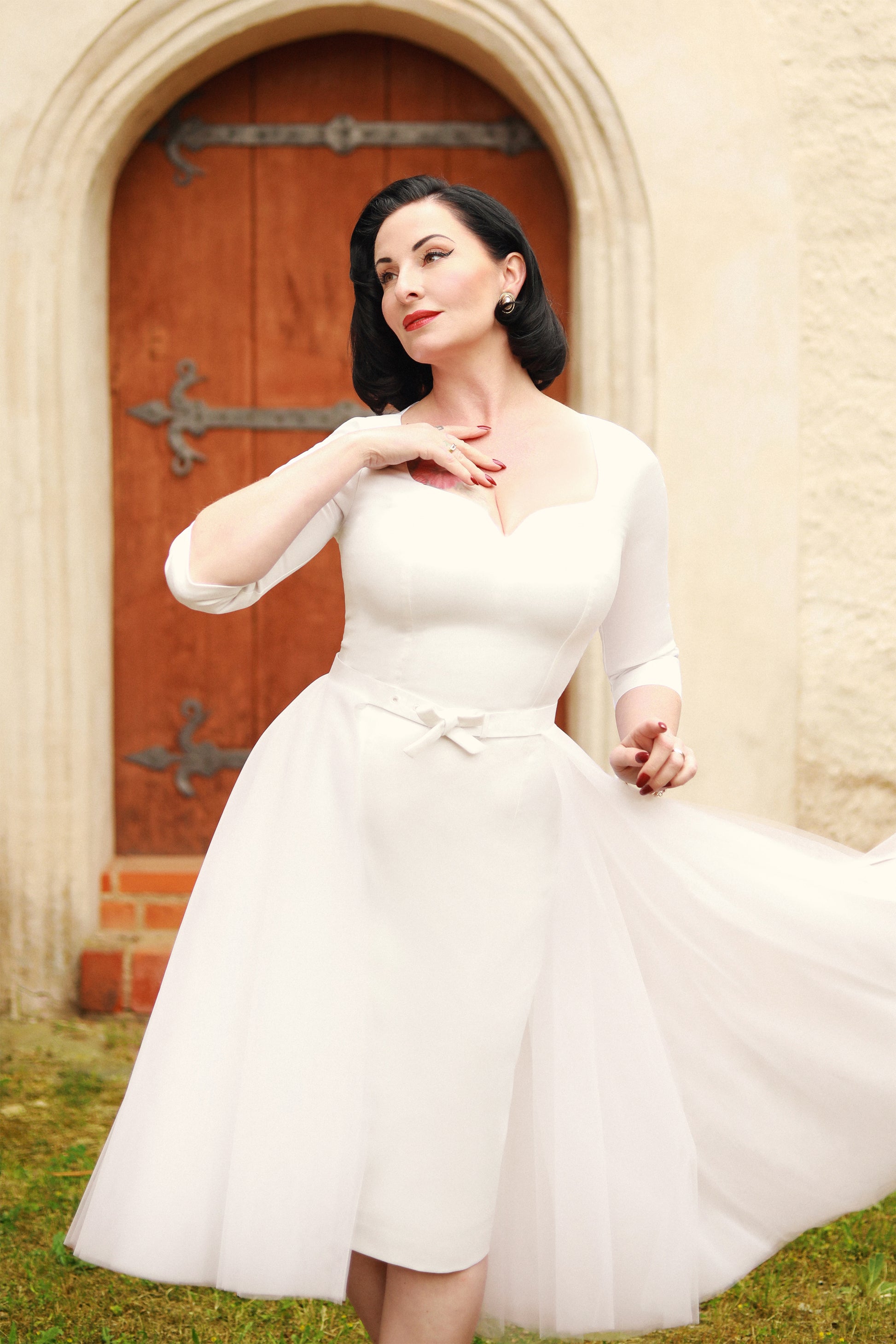 The Patrizia Pencil Dress in White – Vintage Diva